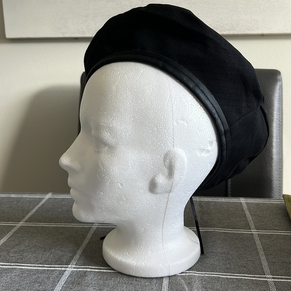 Gorgeous Houndstooth Tam Reversible to Black able to be tightened leather rim. - Picture 6 of 8